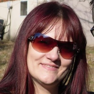 Laura Michael Photo 15