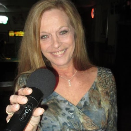 Laurie Hansen Photo 8
