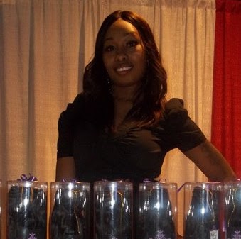 Danielle Thompson Photo 13 Danielle Thompson Photo 13