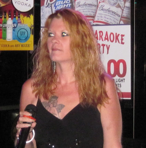 Kristi Swanson Photo 23