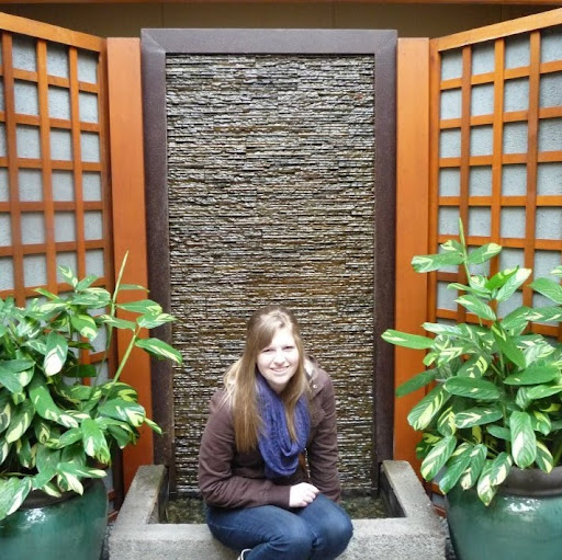 Elise Moore Photo 19