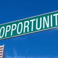 Alexandra Lucas Photo 6