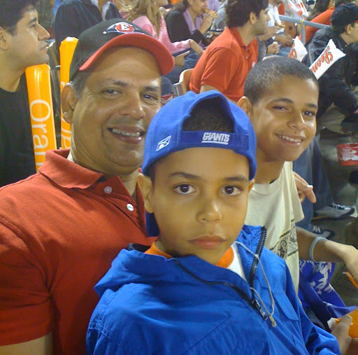 Robert Guerrero Photo 31