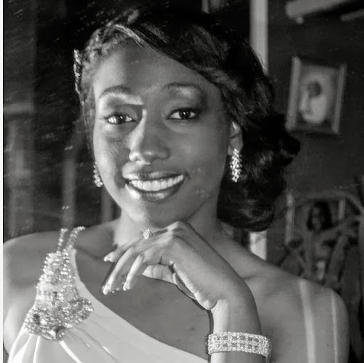 Victoria Morris Photo 21