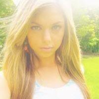 Julia Winfield Photo 15