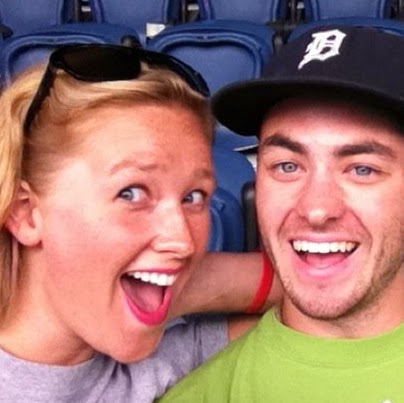 Sarah Young Photo 31