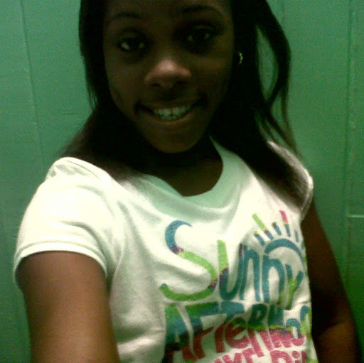 Shelly Brown Photo 14