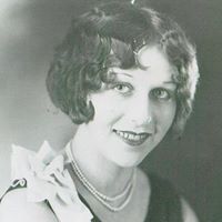 Julie French Photo 26