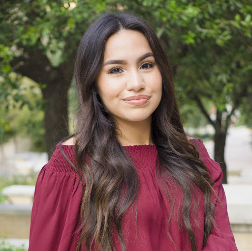 Elizabeth Gonzales Photo 13