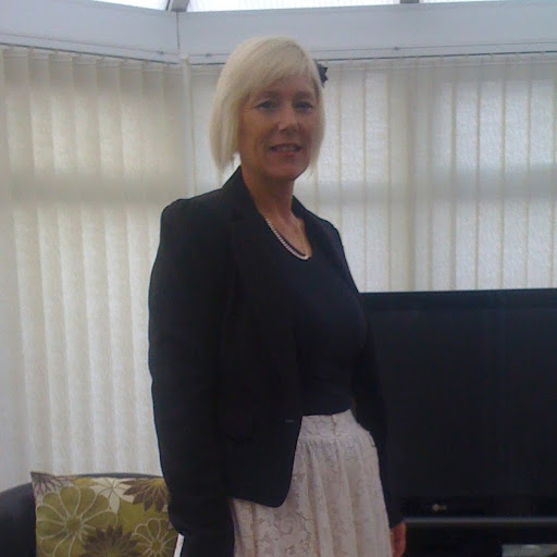 Rebecca Hunter Photo 17