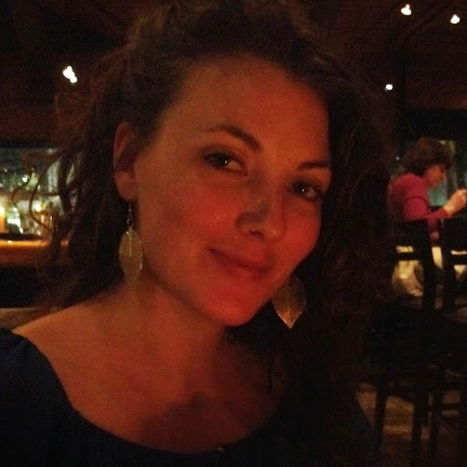 Julia Andersen Photo 32