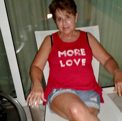 Debbie Holt Photo 22