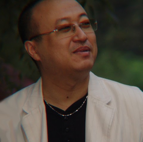 Eric Hu Photo 20