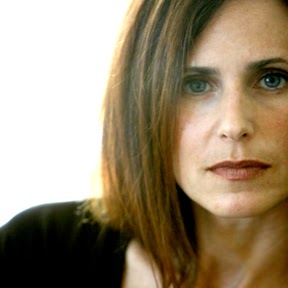 Laurie Bailey Photo 38