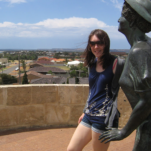 Hannah Maxwell Photo 11