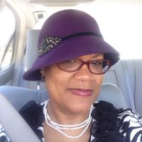 Tracy Holland Photo 15