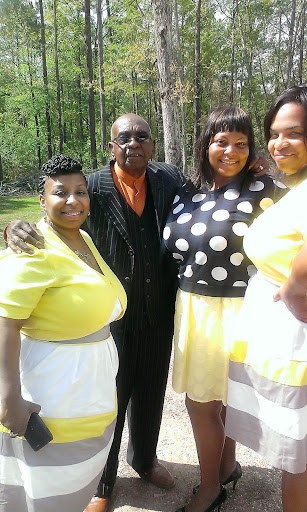 Pamela Elliott Photo 31