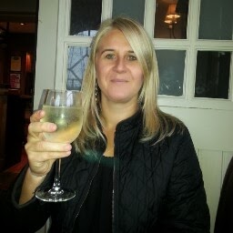 Julie Robertson Photo 24