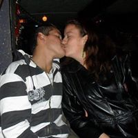 Robin Valenzuela Photo 12