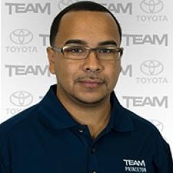 Adrian Flores Photo 26