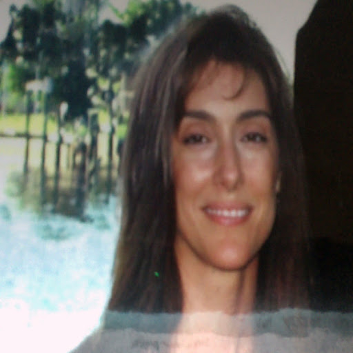 Lisa Barnard Photo 40