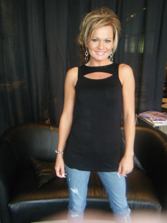 Vickie Barrett Photo 9