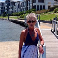 Teri Elliott Photo 15