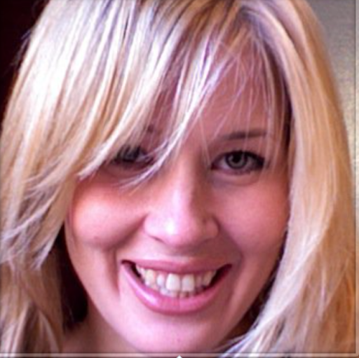 Julia French Photo 22