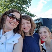 Stephanie Snow Photo 8