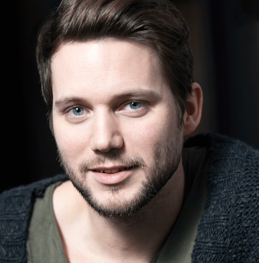 Daniel Granger Photo 37