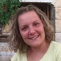 Julia Lorenz Photo 12