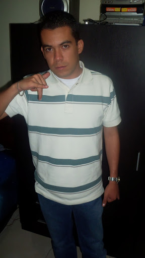 Edgar Calderon Photo 14