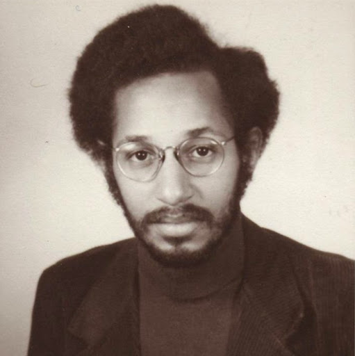 Julian Reeves Photo 11