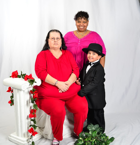Elaine White Photo 37