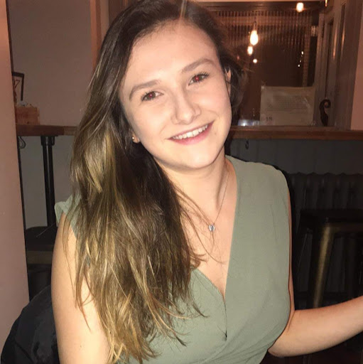 Laura Blythe Photo 6