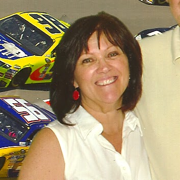 Lucy Dickens Photo 13