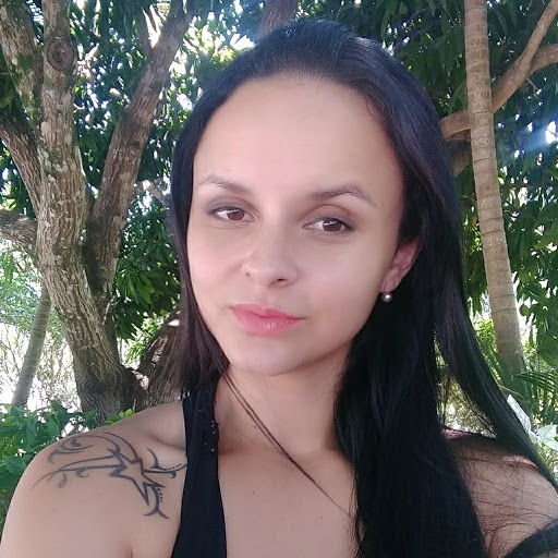 Alana Cruz Photo 8
