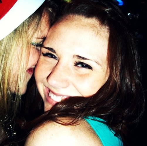 Laura Sanders Photo 10