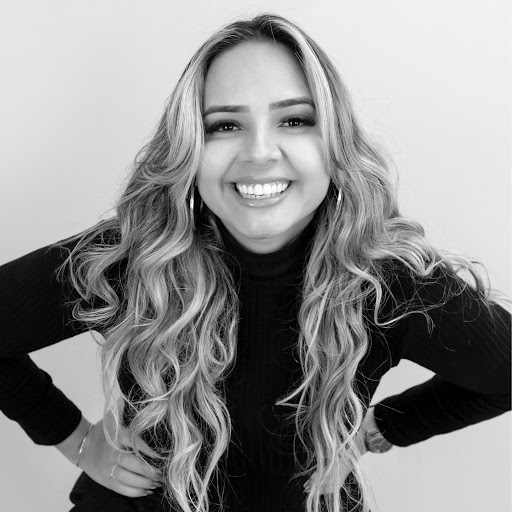 Jacqueline Almeida Photo 21