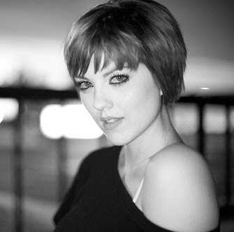 Michelle Cardinal Photo 13