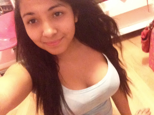 Victoria Arredondo Photo 7