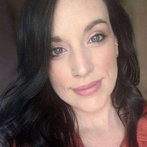 Samantha Arnold Photo 33