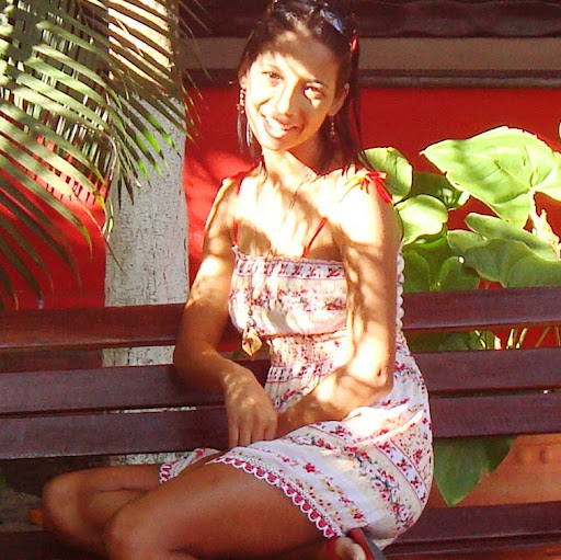 Emilia Santana Photo 18