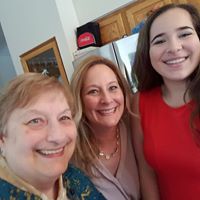 Stephanie Dobson Photo 18