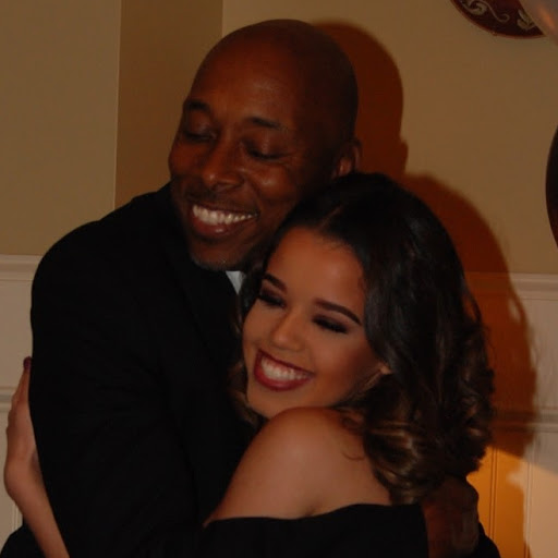 Lindsey Thompson Photo 25