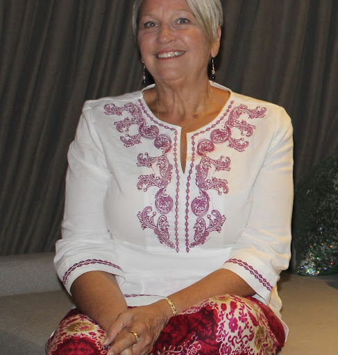 Linda Kelly Photo 13