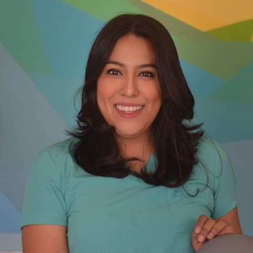 Betty Flores Photo 34