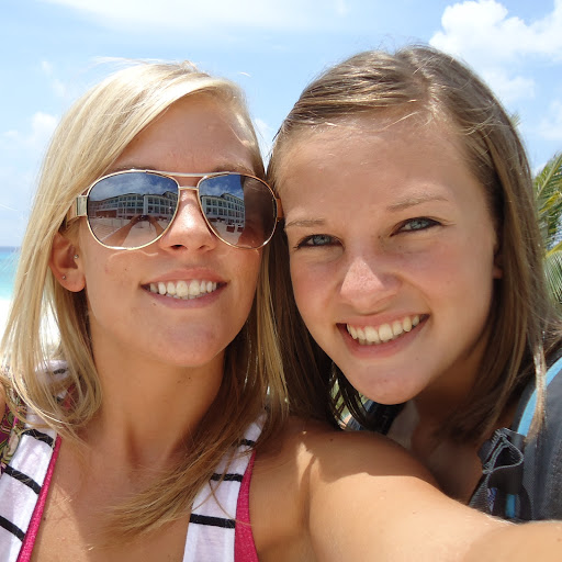 Lindsey Roberts Photo 21