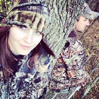 Sara Schultz Photo 17