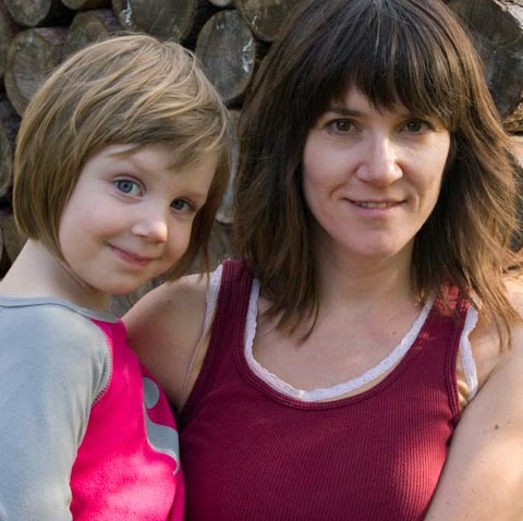 Julie Stark Photo 25
